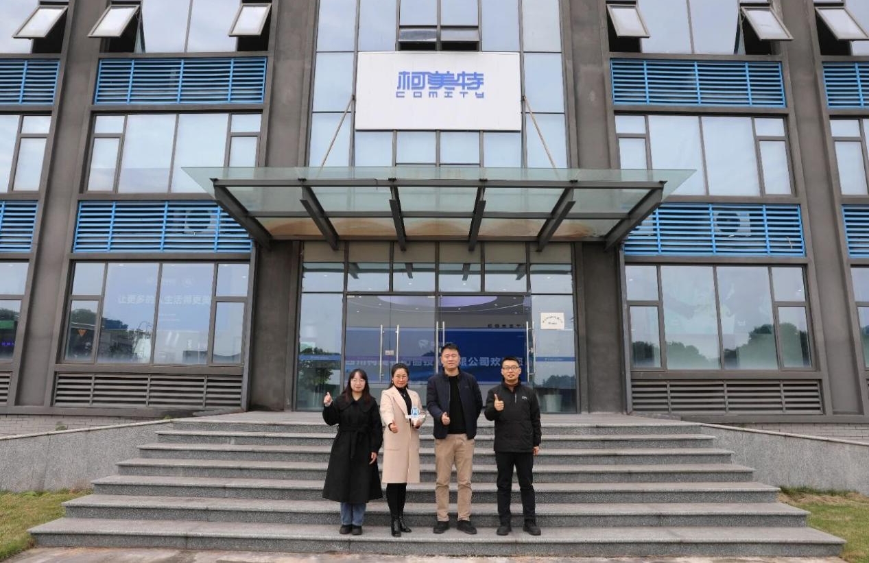 四川省门窗行业协会秘书长杜李平莅临我司参观交流